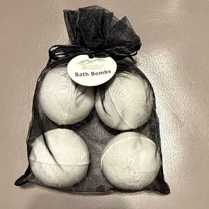 White Bath Bomb Set by